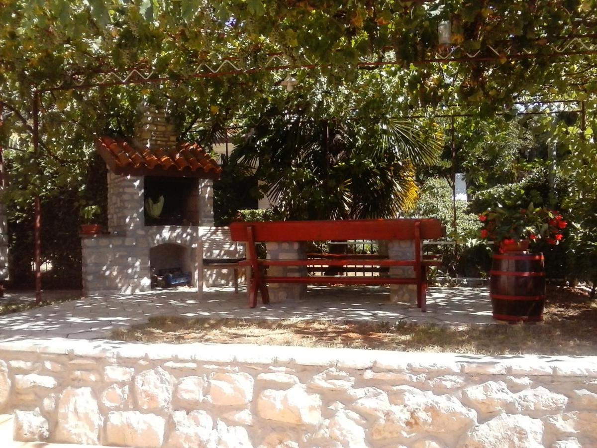 Appartamento Apartman Sole Karigador Esterno foto